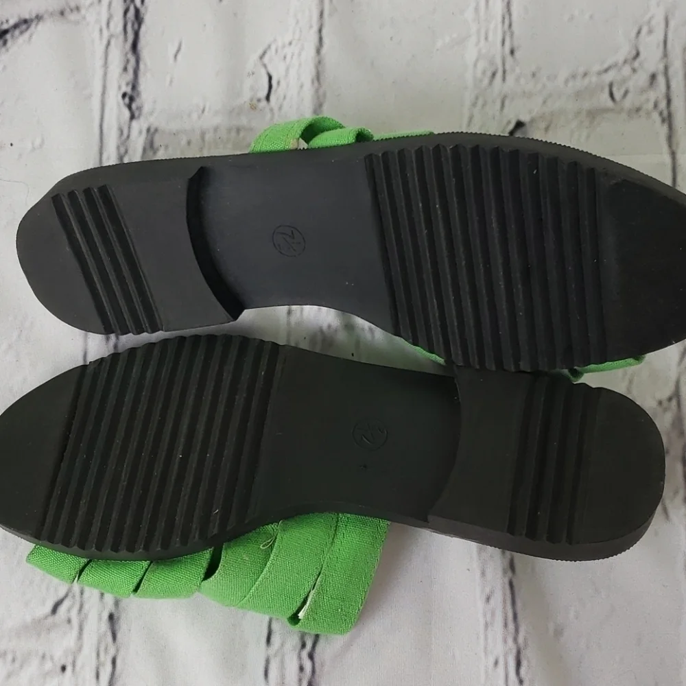 CLUB Marina Green Canvas Slip On Sandals 7.5 VGUC